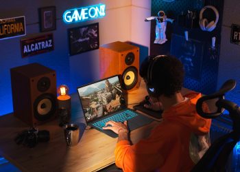 Kelebihan Laptop ASUS Gaming V16 2