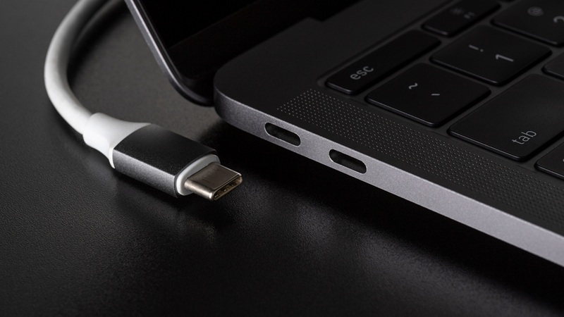 Perbedaan Thunderbolt dan USB C 3